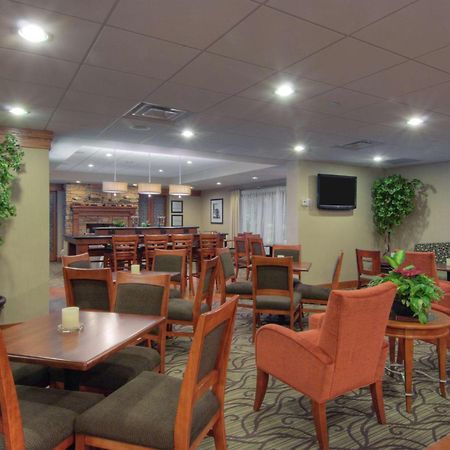 Hampton Inn Wheeling Bagian luar foto