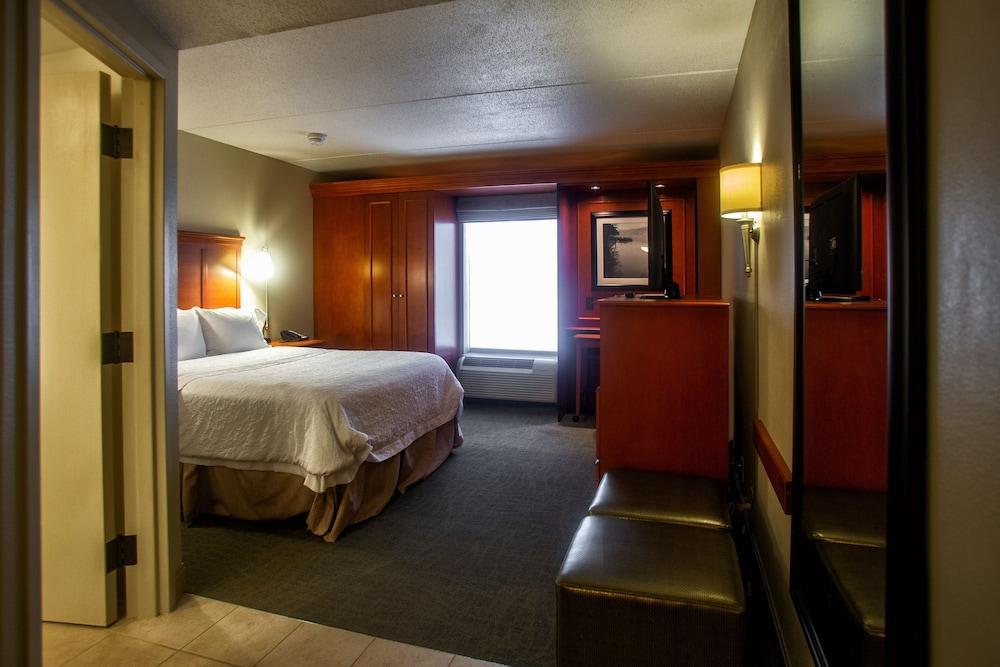 Hampton Inn Wheeling Bagian luar foto