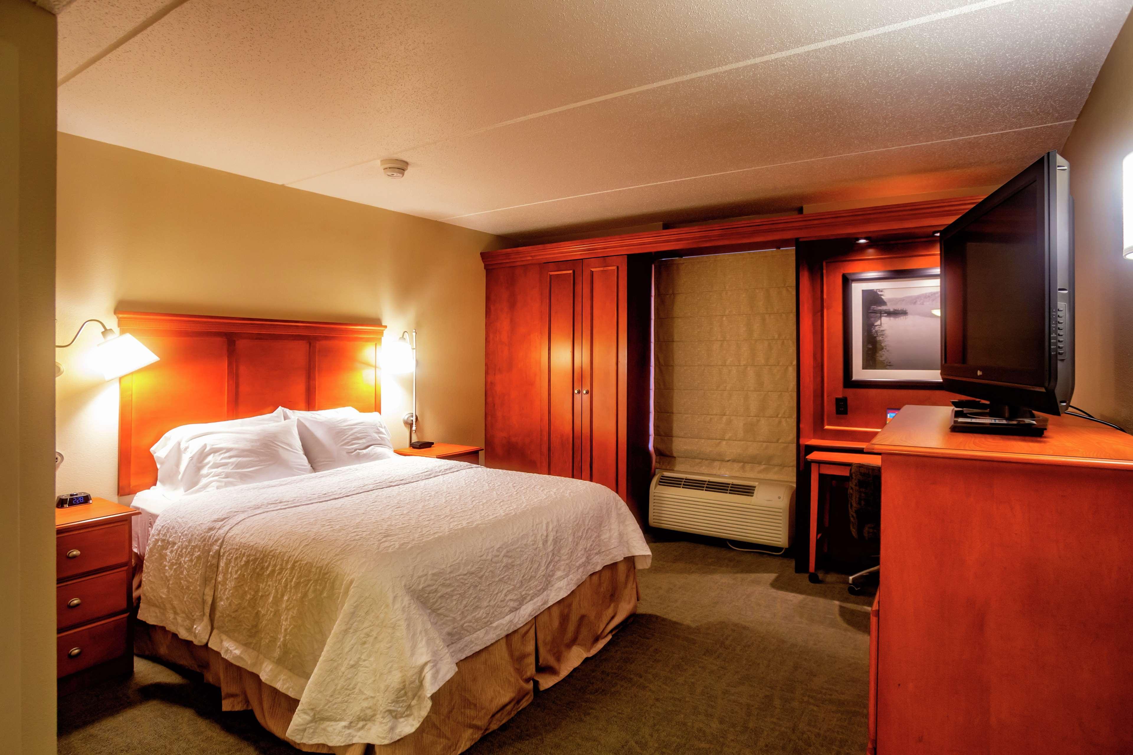 Hampton Inn Wheeling Bagian luar foto