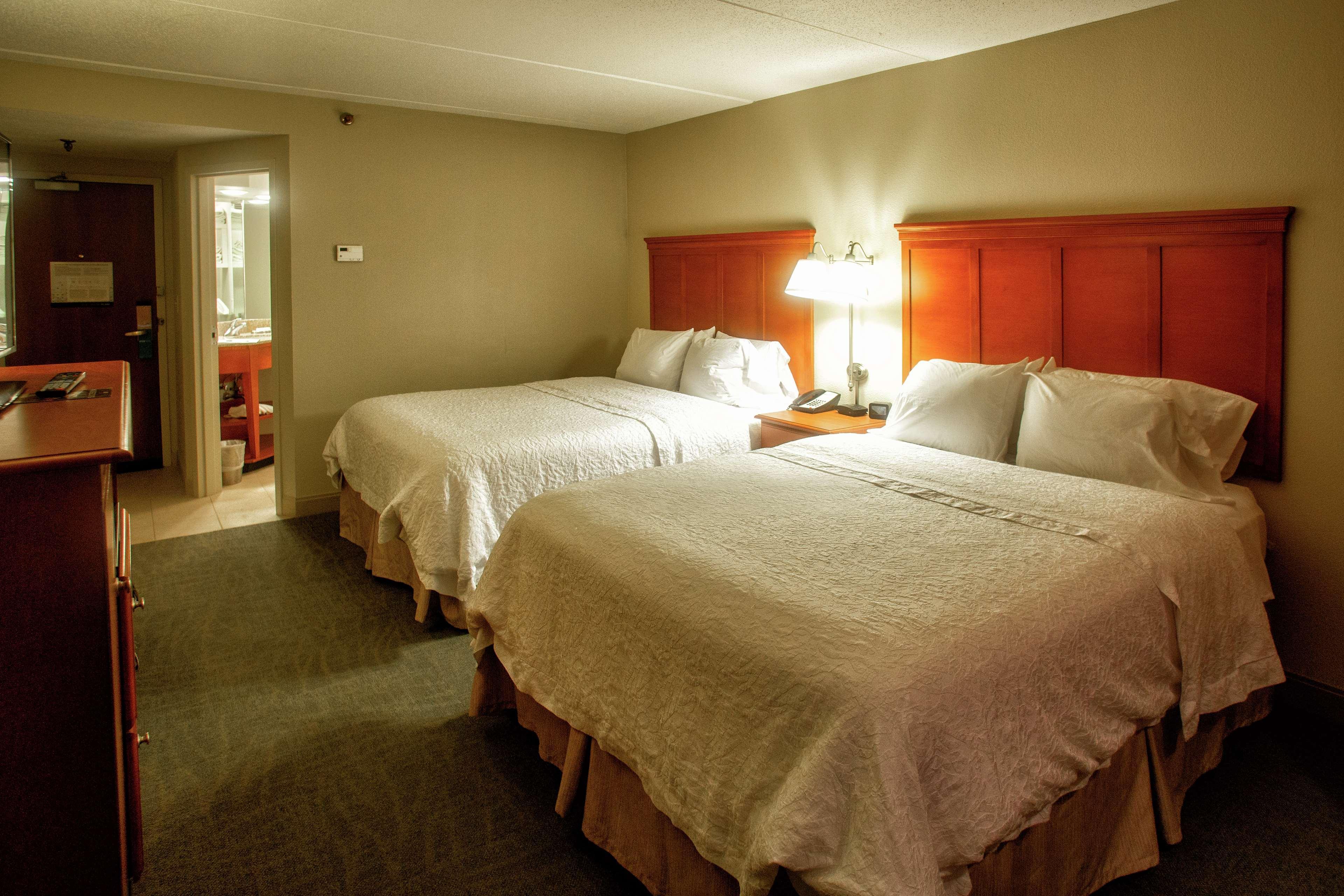 Hampton Inn Wheeling Bagian luar foto