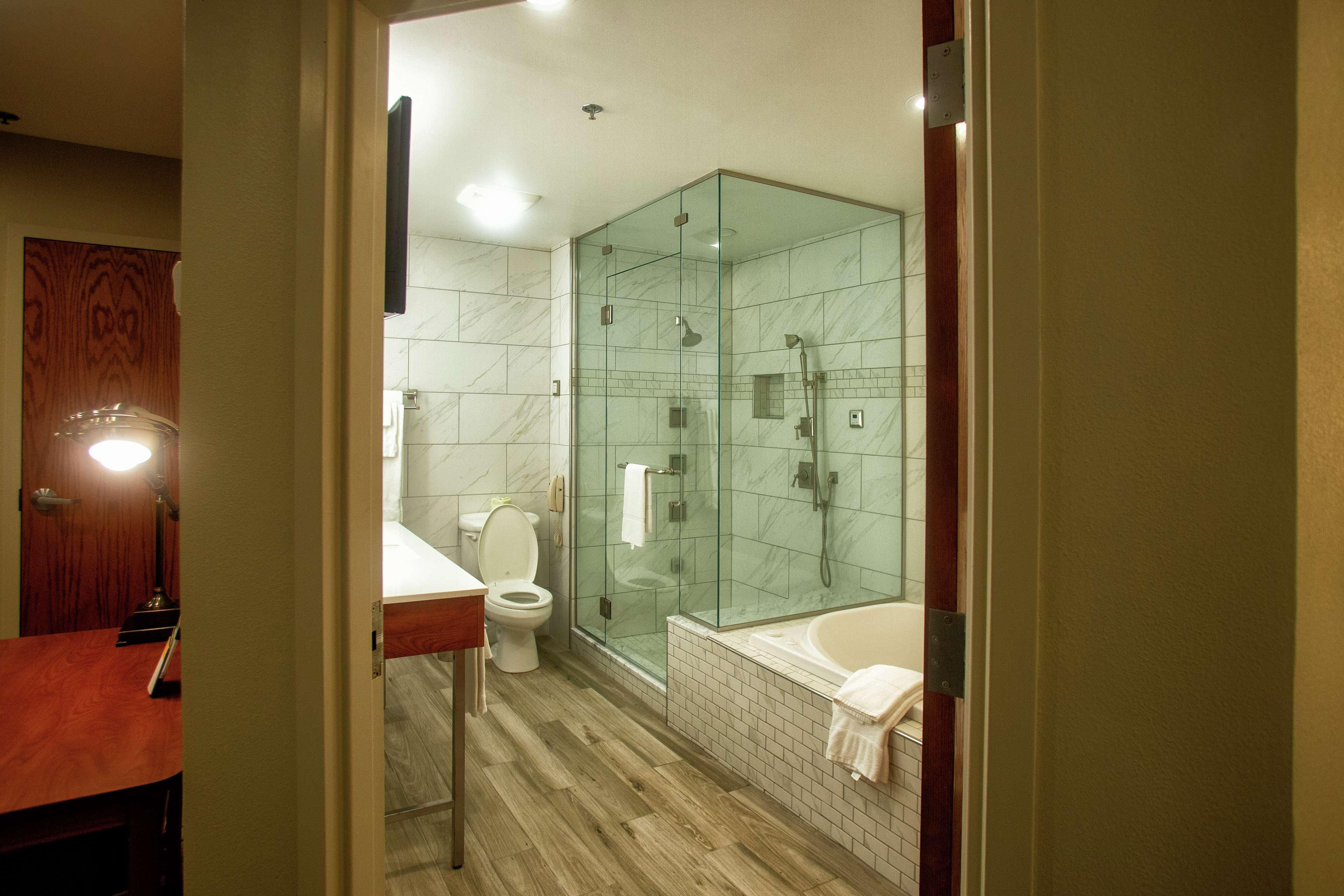 Hampton Inn Wheeling Bagian luar foto